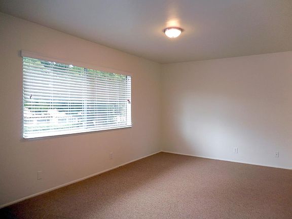 2nd image of 1217 De La Vina St APT D