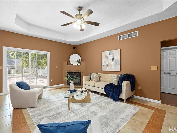 4th image of 381 High Point Dr