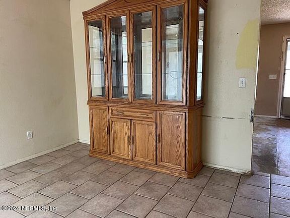 5th image of 13926 SANDERSON Circle