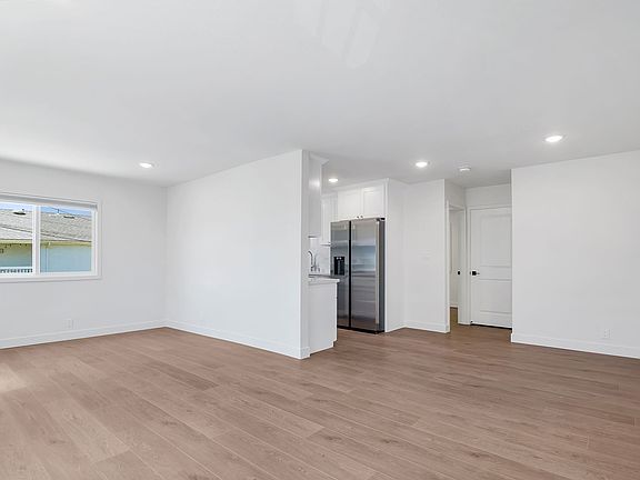 4th image of 33751 Silver Lantern St APT C