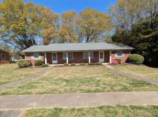 437 10th Avenue Pl NE, Hickory, NC 28601