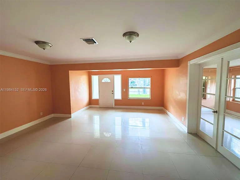 14215 NE 9th Ave — Photo 7
