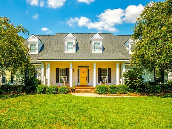 3rd image of 901 Plantation Dr