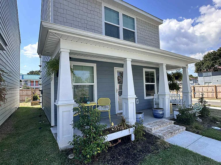 145 Coral Breeze Dr — Photo 1