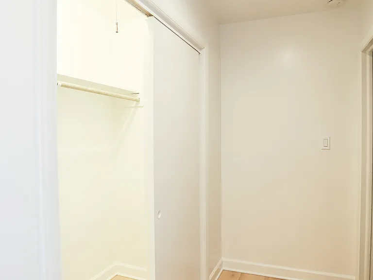 1808 N Clark St #G — Photo 7