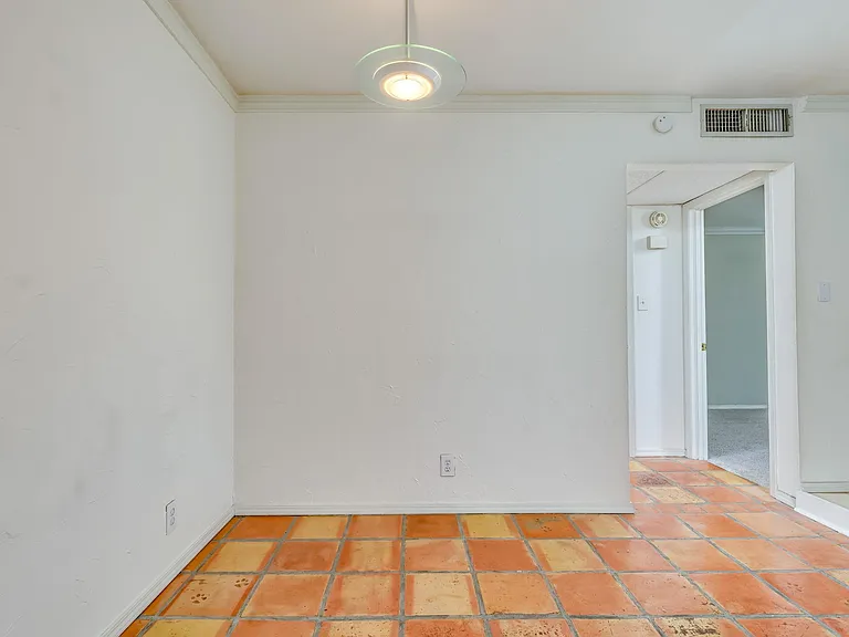 910 Duncan Ln #50 — Photo 5