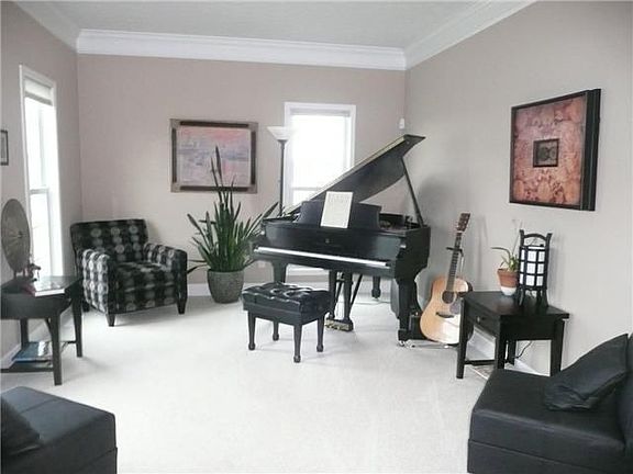 3rd image of 14 Chriswell Ln
