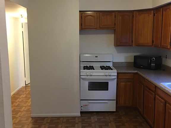 2nd image of 321 Buchanan Ave