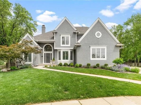 5704 W 128th Ter, Overland Park, KS 66209