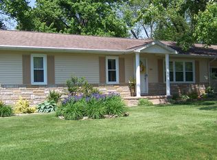 106 Perry St, Mount Carmel, IL 62863