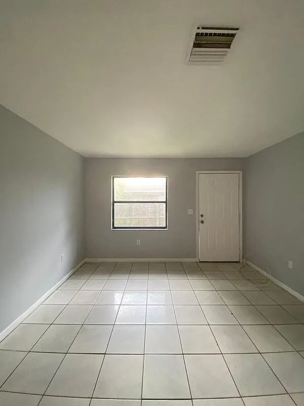 2 bed, 1.0 bath, 800 sqft, $1,495 — Photo 4