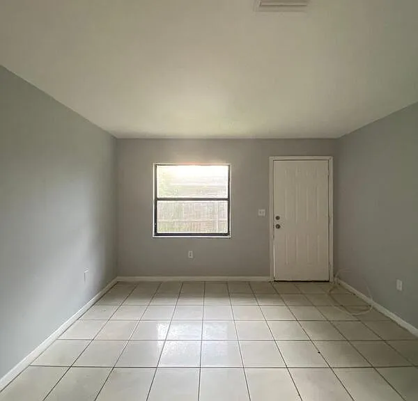1413 E 99th Ave #B — Photo 3