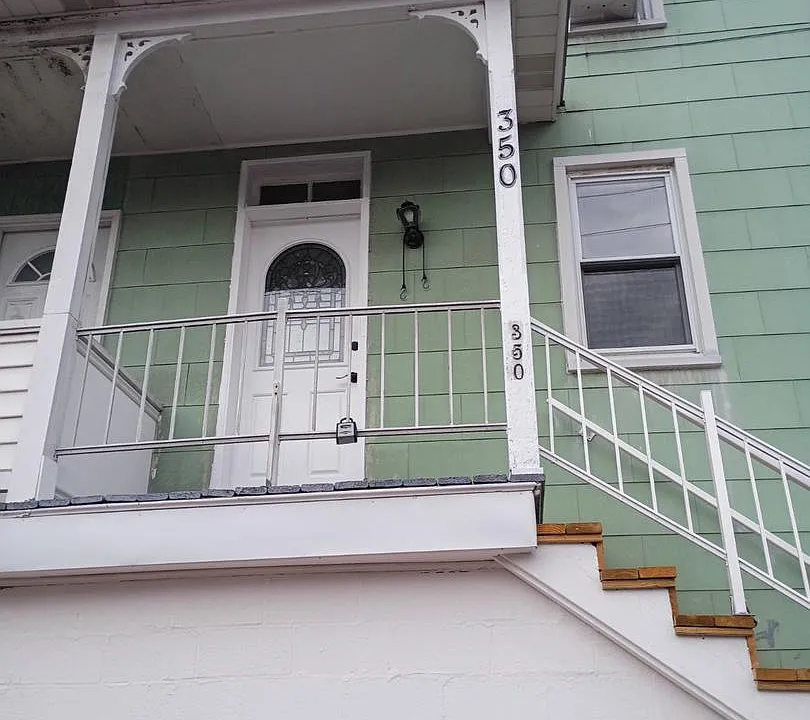 350 Bedford St