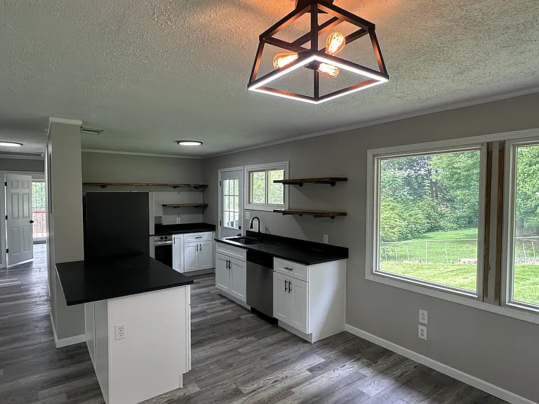 1322 E Walnut Grove Dr — Photo 7