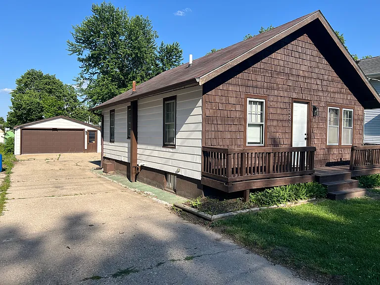 1227 Albany St — Photo 18