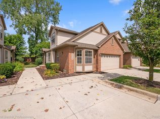 42756 Gateway Dr #15, Plymouth, MI 48170