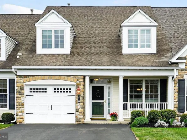 210 Reagan Dr, Sellersville, PA 18960