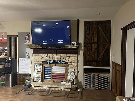 3rd image of 116 Emerald Dr