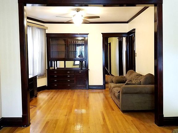 2nd image of 1835 W Newport Ave #1