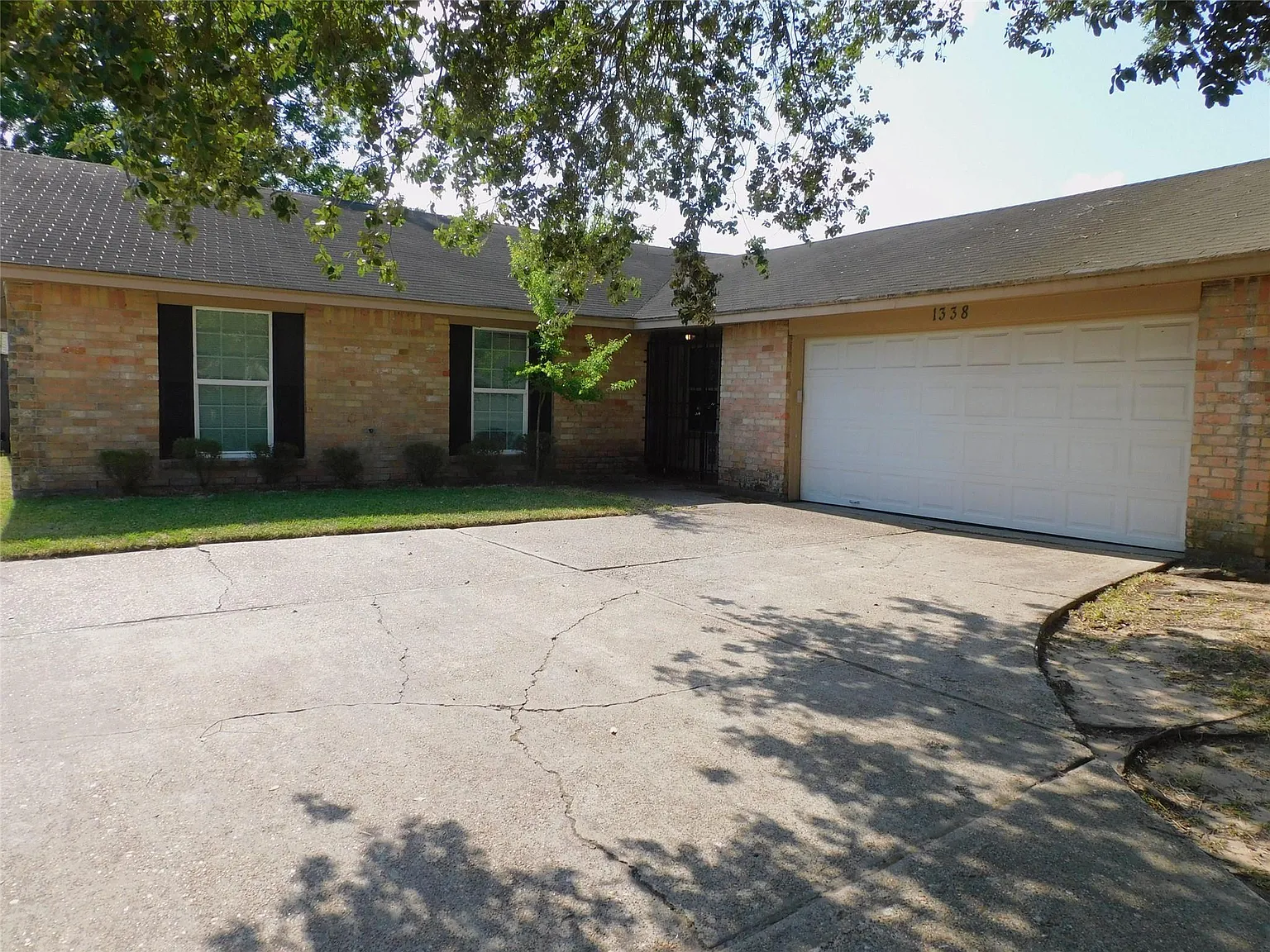 3 bed, 2.0 bath, 1664 sqft, $1,850 — Photo 3