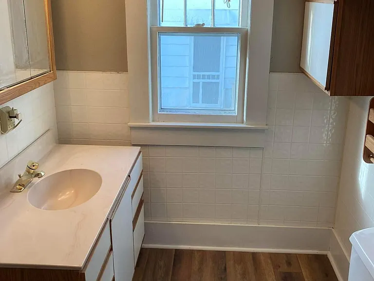 311 E Harrison St — Photo 5