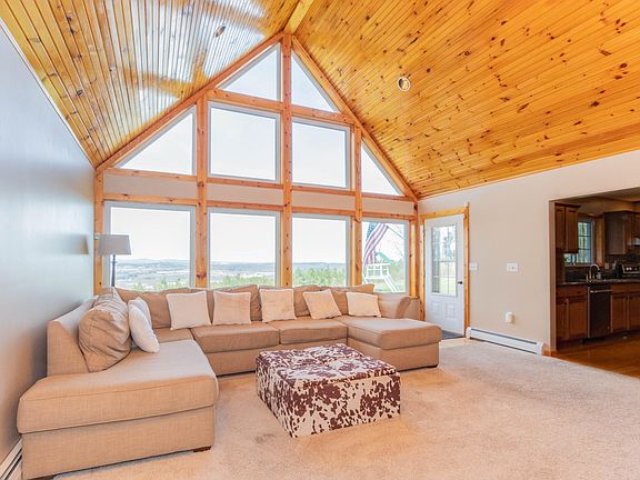 3rd image of 225 Sky View Dr