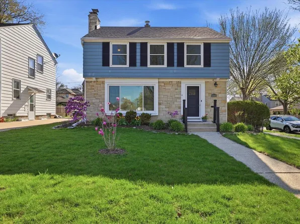 2404 North 89th STREET, Wauwatosa, WI 53226
