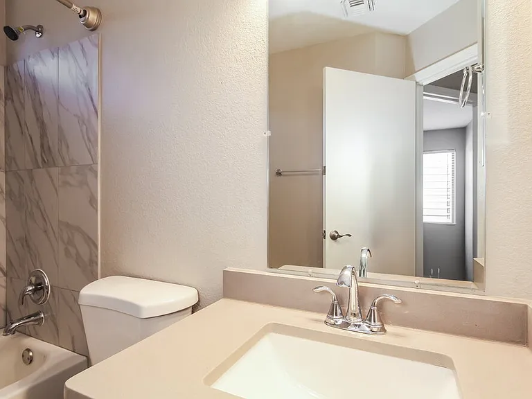 12508 W Windsor Blvd — Photo 14