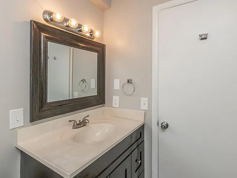 The Ridge Apartments — Photo 20