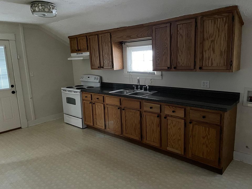 2nd image of 6121 Robertson Ave