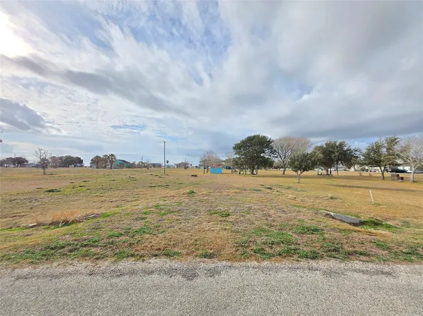 95 Stovall Dr Lot 744-745-746, Palacios, TX 77465