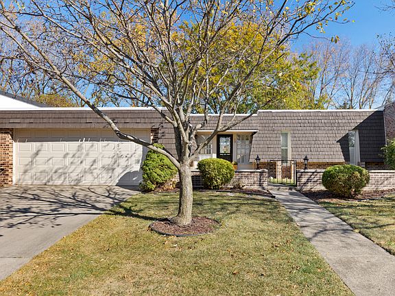 2nd image of 13 Temple Garden Ct