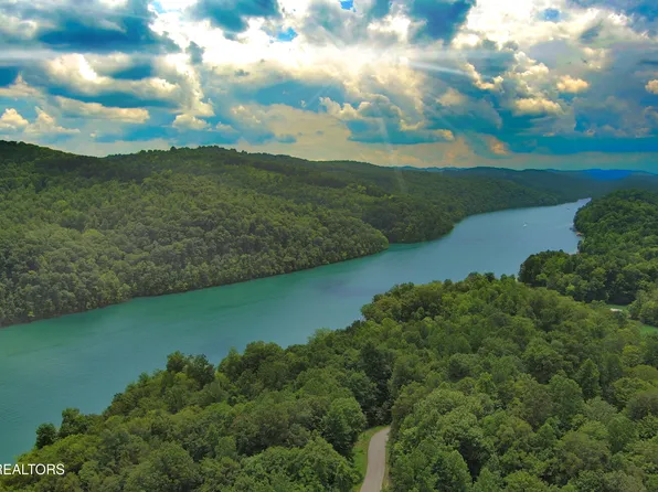 119 Laurel Wood Rd, Tazewell, TN 37879