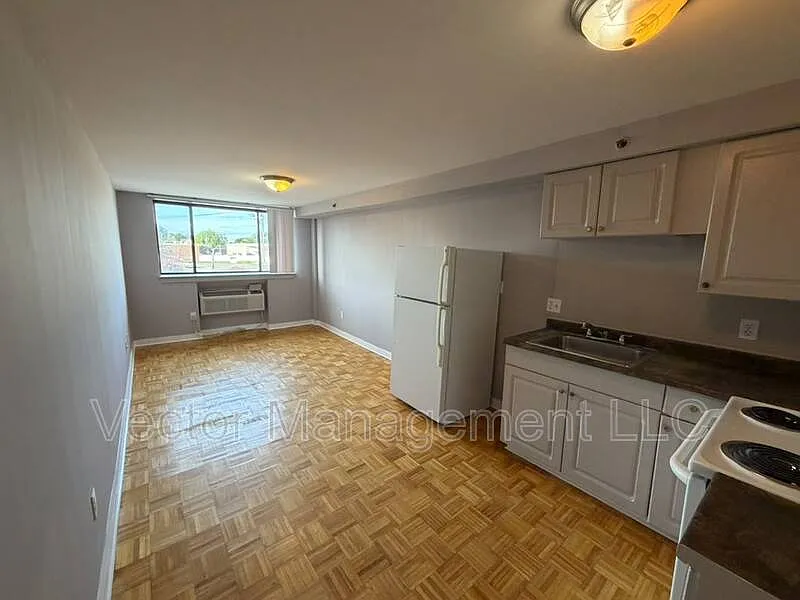1349 Dixwell Ave #11