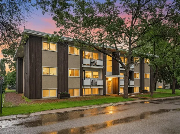 5635 105th St NW #9, Edmonton, AB T6H 2N2