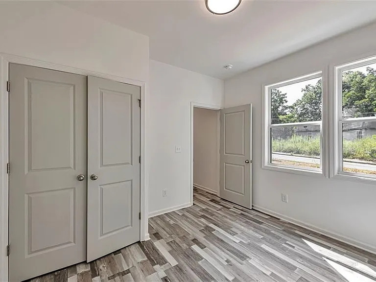 837 Smith St SW #A — Photo 5