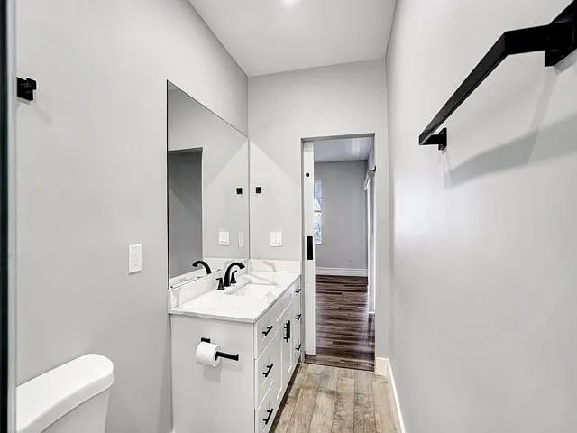 724 SW 9th St — Photo 7