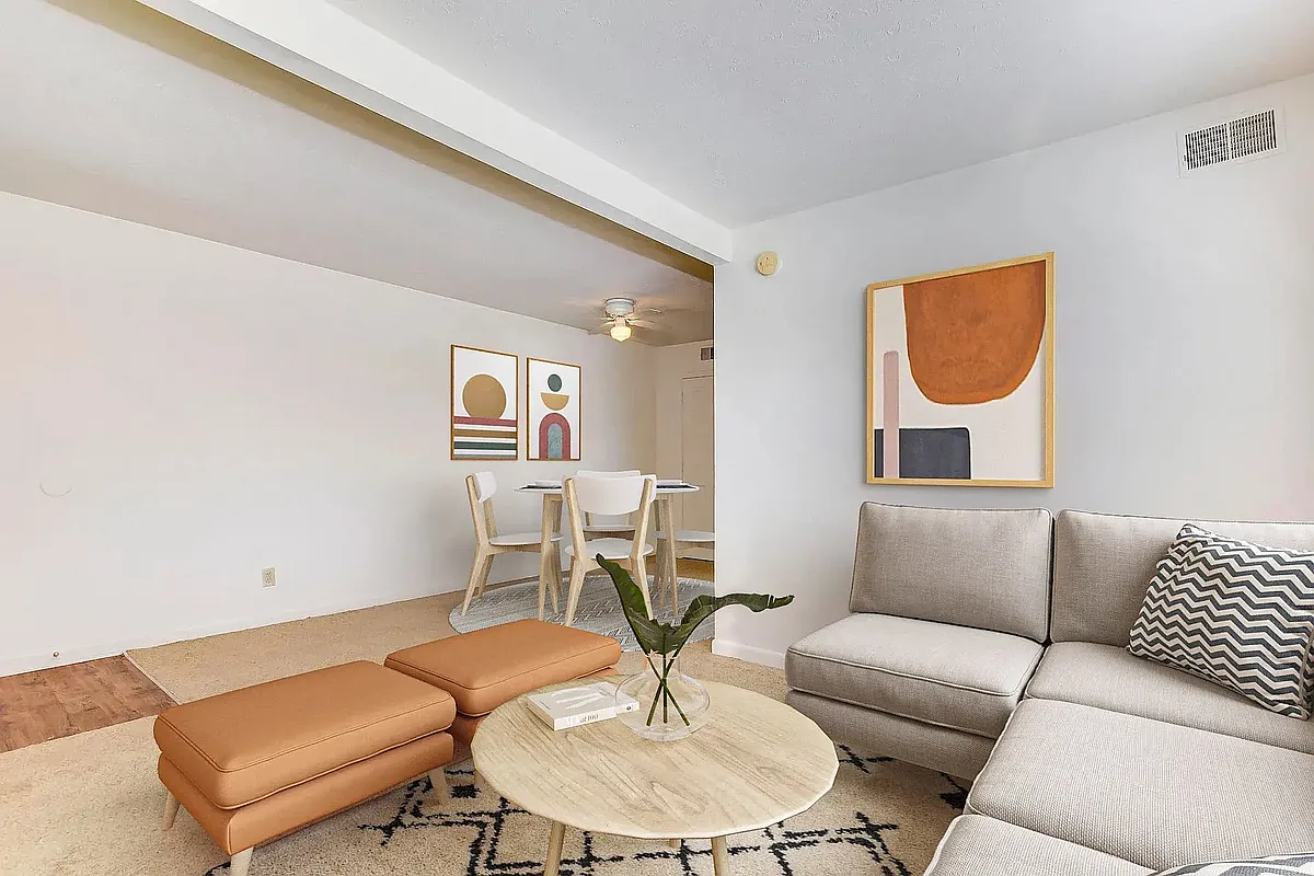 Living Area - Meadows at Green Tree