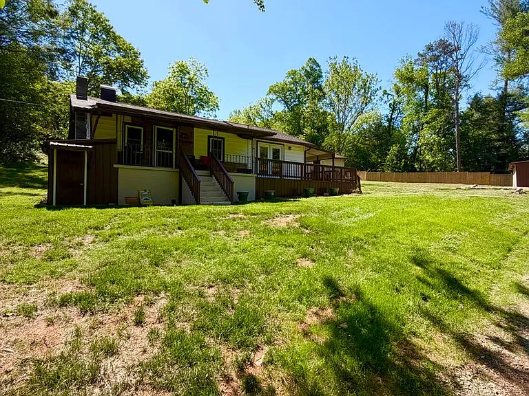 820 Emma Rd — Photo 22