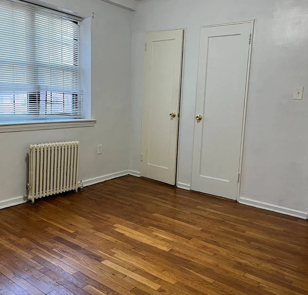 2 bed, 1.0 bath, 700 sqft, $2,300 — Photo 2