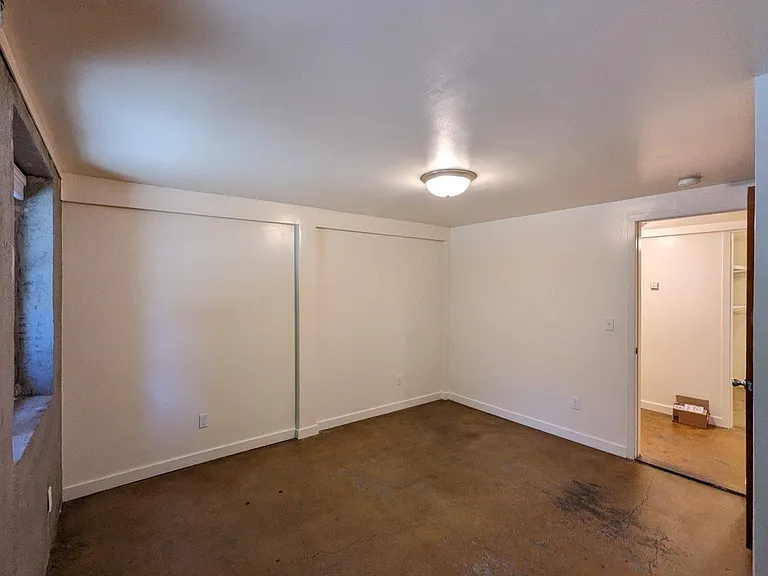 Hillegass Court Apartments — Photo 32