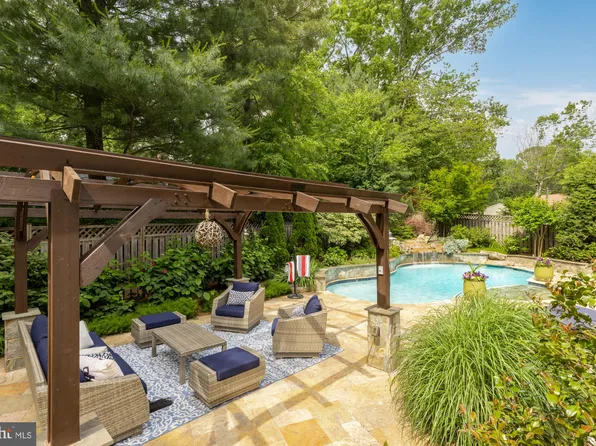 5117 Pheasant Ridge Rd, Fairfax, VA 22030