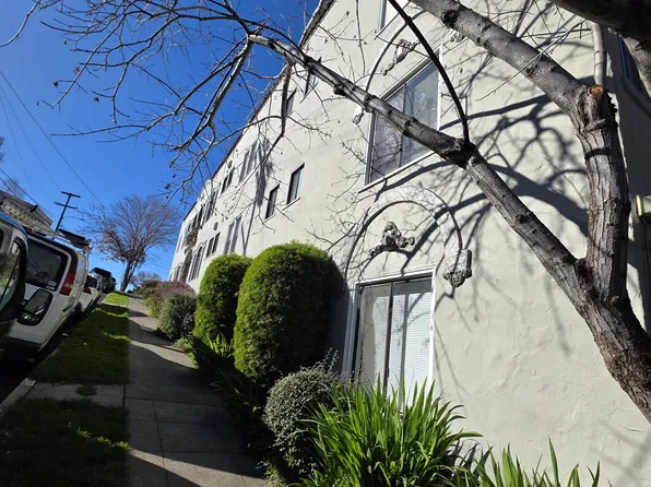 4423 Edgewood Ave, Oakland, CA 94602