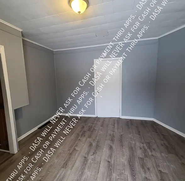 27 Locust St #LOWER — Photo 11