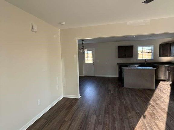 4th image of 933 Rollings Rd #8