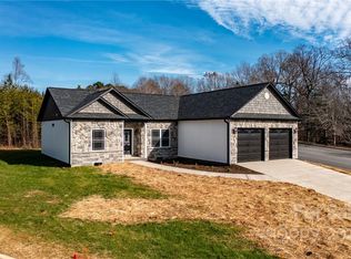 1357 20th Avenue Ln NE, Hickory, NC 28601