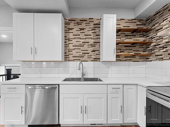 5th image of 1315 W Summer St