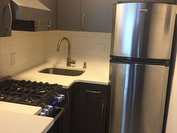 4th image of 198 8th Ave APT 4F
