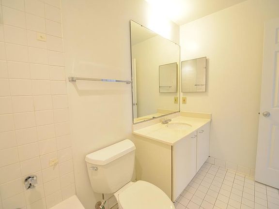4th image of 1907 S 10th St #F