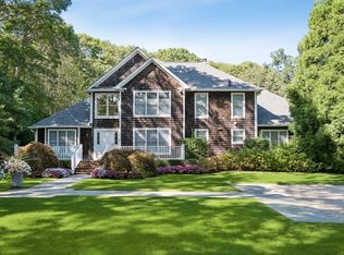 261 Edge Of Woods Rd, Southampton, NY 11968